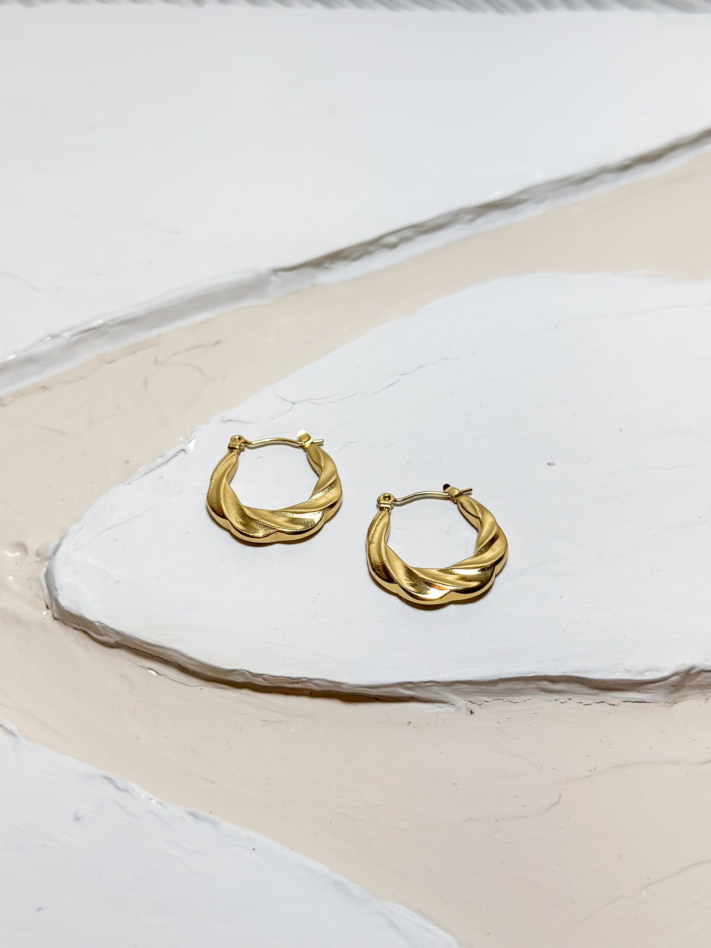 Twist Hoop