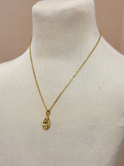 Dainty Pearls