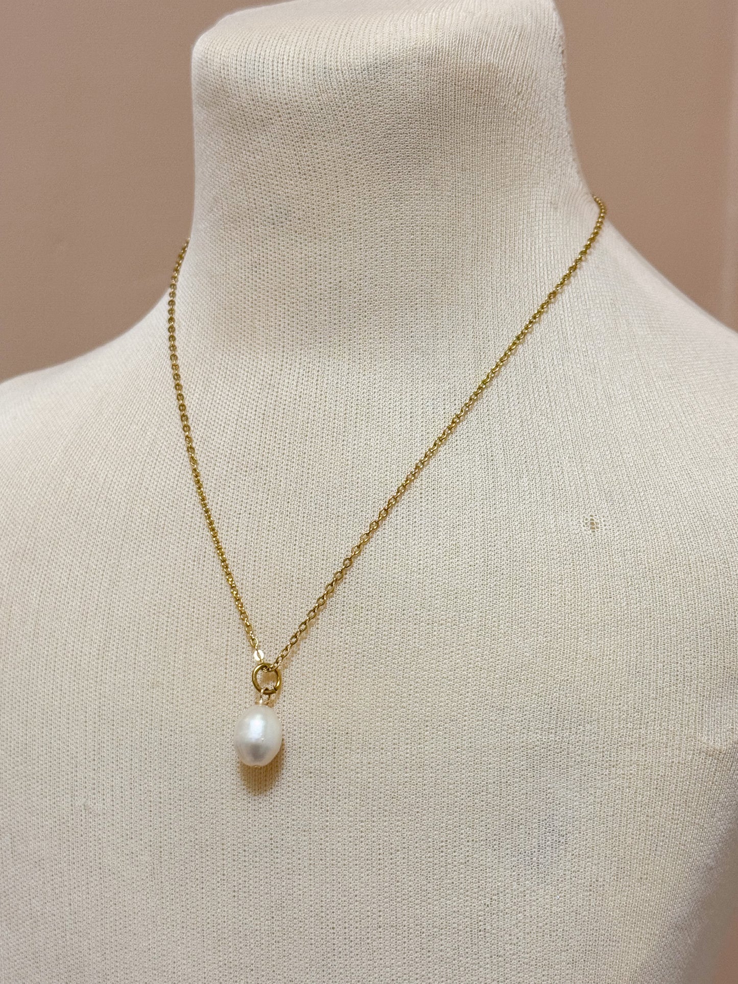 Dainty Pearls