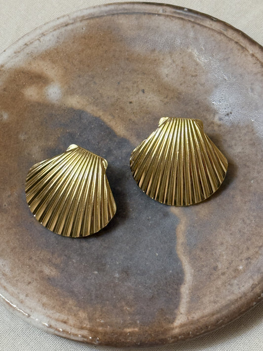 Ariel Studs